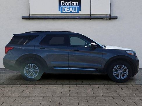 Certified 2024 Ford Explorer XLT AWD/4WD image 2