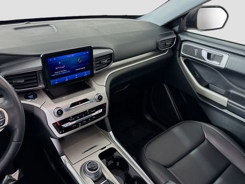 Used 2022 Ford Explorer XLT w/ Equipment Group 202A image 24