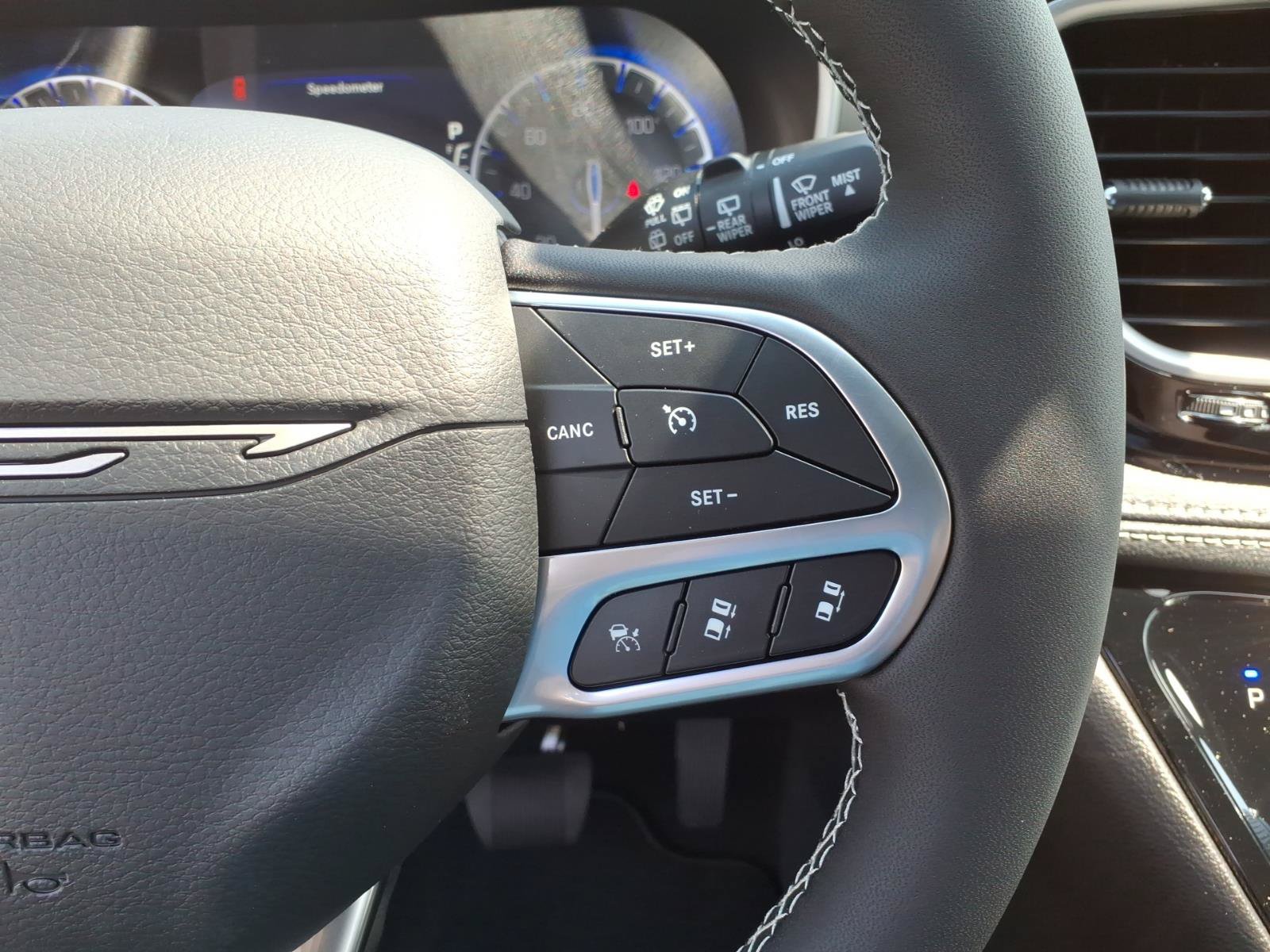 New 2027 Chrysler Pacifica Select FWD image 20