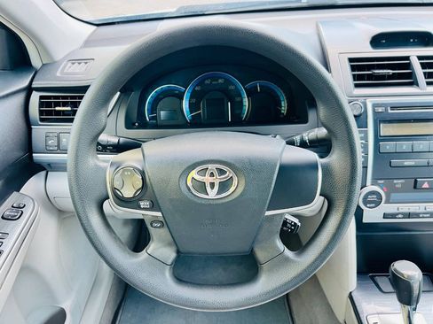 Used 2012 Toyota Camry LE FWD image 19