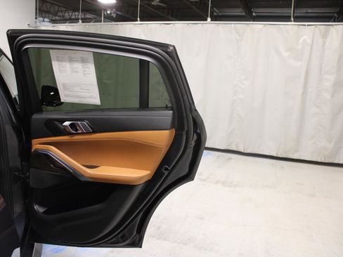 Used 2022 BMW X6 xDrive40i w/ M Sport Package image 23