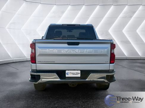 Used 2021 Chevrolet Silverado 1500 LT AWD/4WD image 4