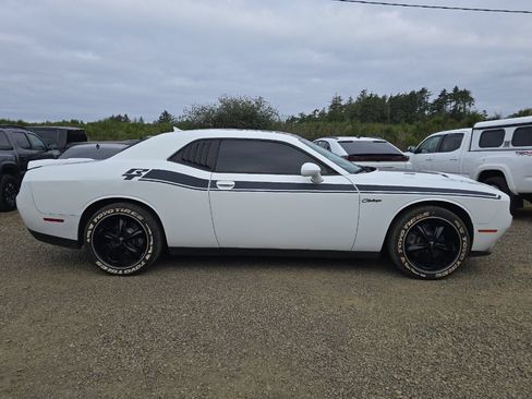 Used 2015 Dodge Challenger R/T Plus RWD image 4