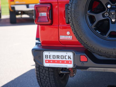 Used 2019 Jeep Wrangler Unlimited Sahara w/ Quick Order Package 24M Moab image 10