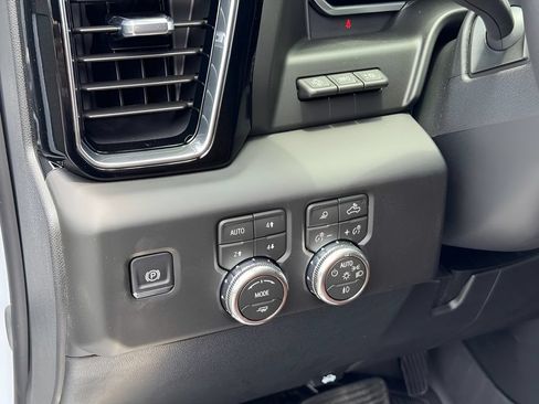 New 2026 GMC Sierra 2500 Denali Ultimate w/ Max Trailering Package AWD/4WD image 11