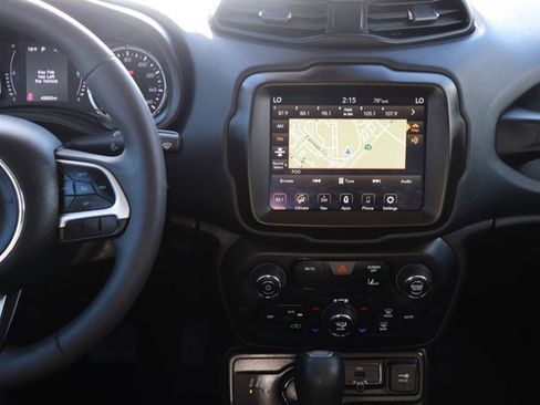 Used 2023 Jeep Renegade Latitude image 14