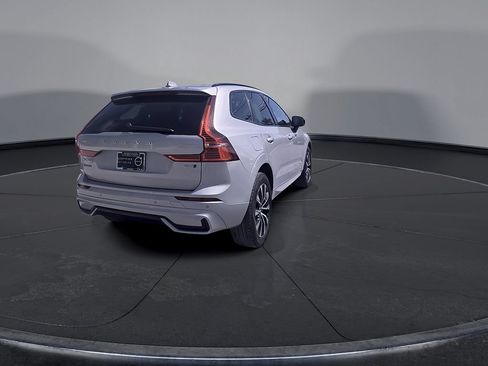 Certified 2025 Volvo XC60 B5 Core AWD/4WD image 13