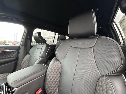 New 2025 Jeep Grand Cherokee L Summit image 15