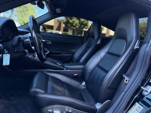 Used 2019 Porsche 911 Carrera 4 AWD/4WD image 26