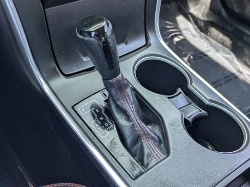 Used 2015 Toyota Camry SE image 12