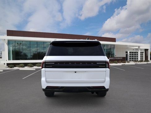 New 2026 Lincoln Navigator L Black Label AWD/4WD image 5