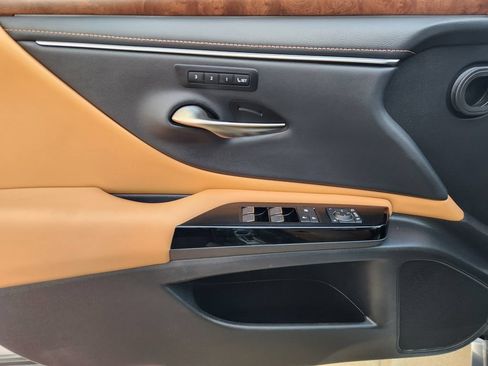 Certified 2023 Lexus ES 300h w/ Premium Package FWD image 22