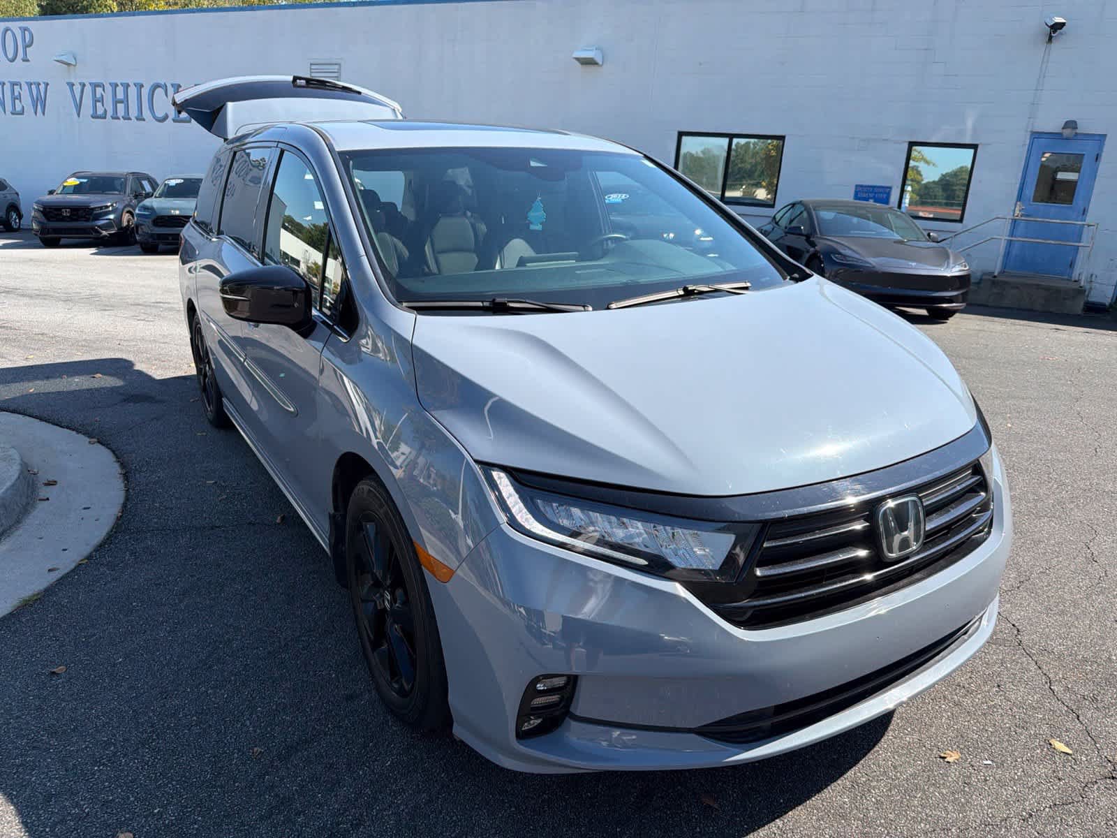 Used 2024 Honda Odyssey Sport image 14