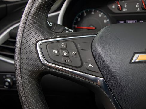 Used 2024 Chevrolet Malibu LS image 33