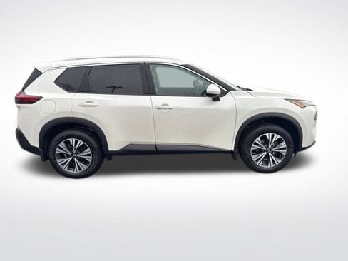 Used 2023 Nissan Rogue SV w/ SV Premium B Package image 6