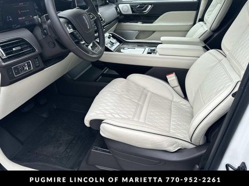 Used 2024 Lincoln Navigator Black Label image 9