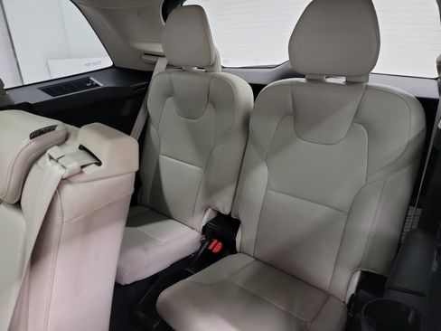 Used 2019 Volvo XC90 T6 Momentum w/ Advanced Package image 34
