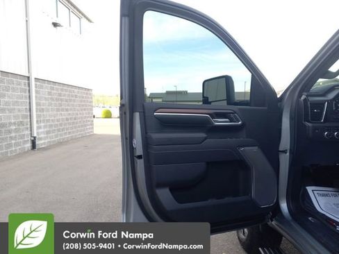 Used 2025 GMC Sierra 3500 Denali w/ Denali Reserve Package AWD/4WD image 10