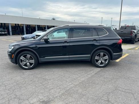 Used 2021 Volkswagen Tiguan SEL AWD/4WD image 3