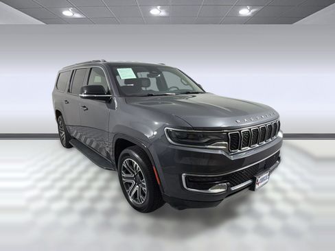 Used 2024 Jeep Wagoneer L Series II w/ Flexible Seating Group AWD/4WD image 7