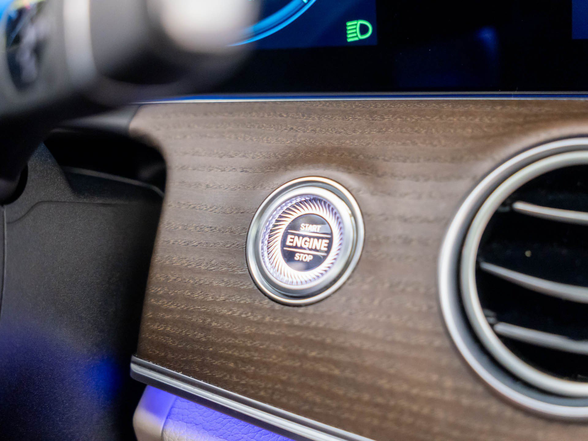 Certified 2022 Mercedes-Benz E 450 4MATIC Sedan image 22
