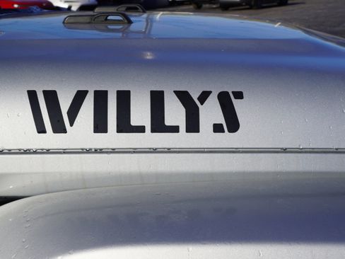 Used 2022 Jeep Gladiator Willys image 18