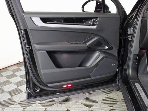 New 2026 Porsche Cayenne image 16