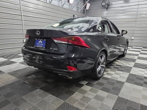 Used 2018 Lexus IS 300 w/ Comfort Package RWD image 4