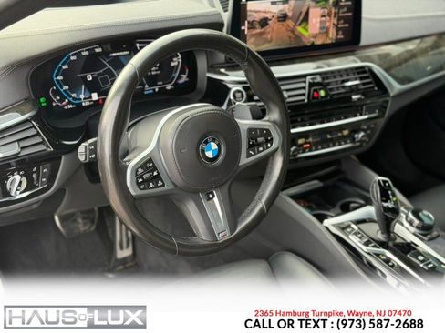 Used 2022 BMW M550i xDrive w/ Executive Package image 11
