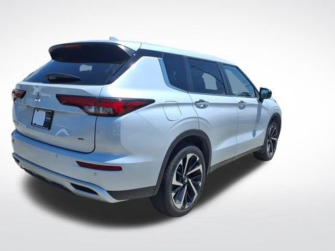Used 2024 Mitsubishi Outlander SE FWD image 18