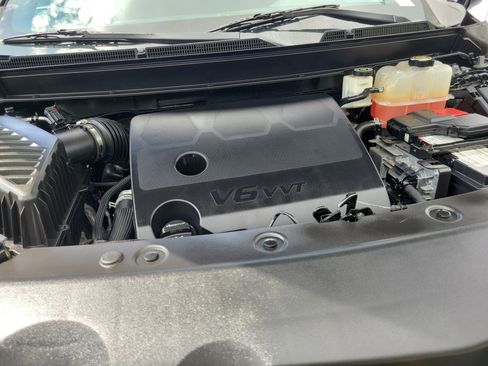 Used 2022 Buick Enclave Essence FWD image 28