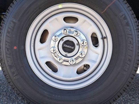 New 2026 Ford F250 XL w/ XL Driver Assist Package AWD/4WD image 40