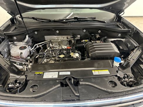 Used 2025 Volkswagen Atlas SE image 36