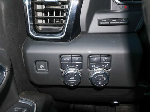 Used 2024 GMC Sierra 2500 Denali w/ Denali Reserve Package AWD/4WD image 27