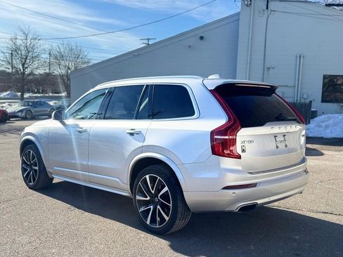 Used 2021 Volvo XC90 T6 Momentum w/ Climate Package image 4