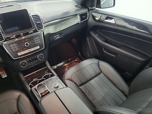 Used 2019 Mercedes-Benz GLE 400 4MATIC image 15