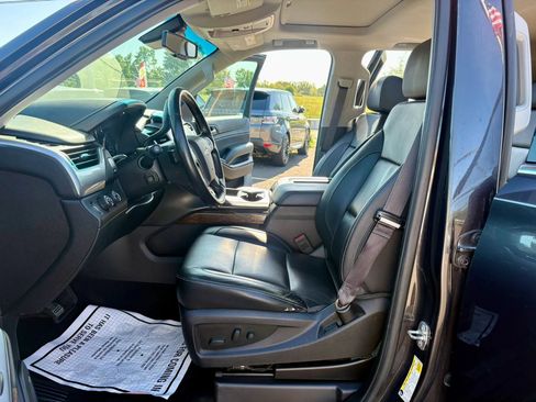 Used 2016 Chevrolet Suburban LT w/ Luxury Package AWD/4WD image 17