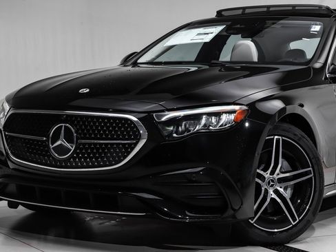 New 2025 Mercedes-Benz E 350 4MATIC Sedan image 2