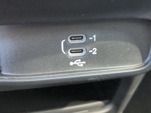 New 2026 Chrysler Pacifica Select image 23