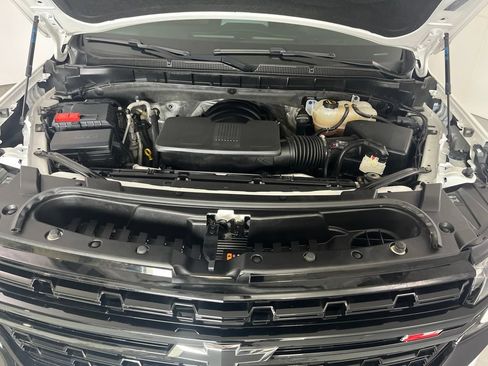 Used 2024 Chevrolet Tahoe Z71 w/ Luxury Package AWD/4WD image 9