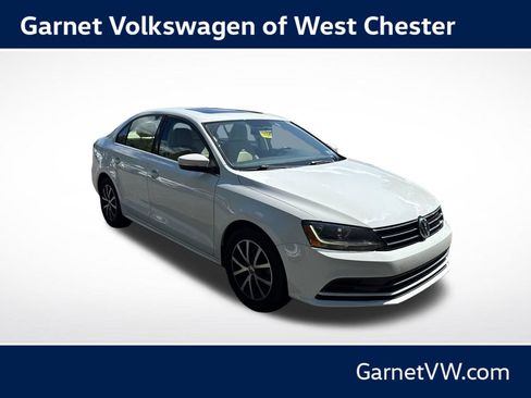 Used 2017 Volkswagen Jetta SE FWD image 7