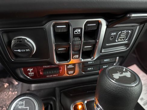 New 2025 Jeep Wrangler Unlimited Rubicon image 25