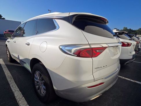 Used 2024 Buick Enclave Essence FWD image 11