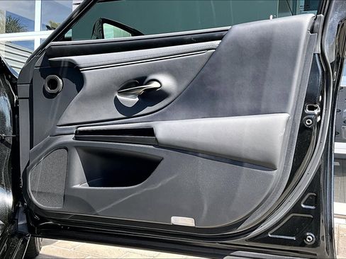 Used 2024 Lexus ES 350 w/ Premium Package image 24