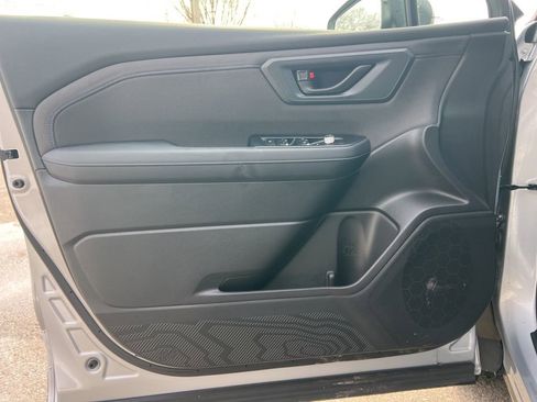 Used 2025 Subaru Forester Premium image 10