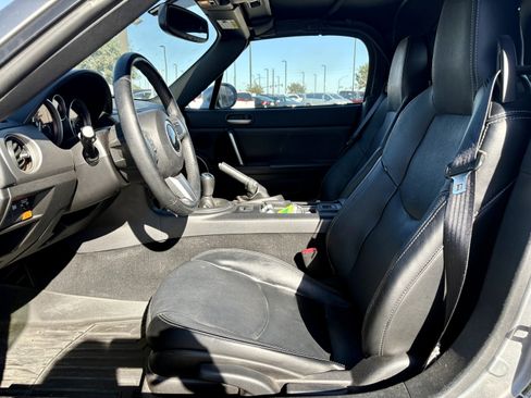 Used 2010 MAZDA MX-5 Miata Grand Touring w/ Premium Pkg image 13