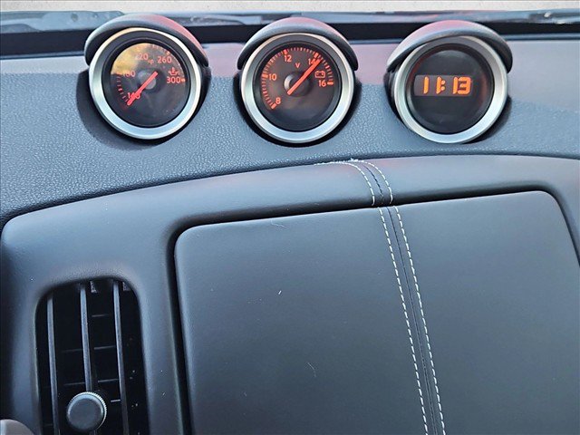 Used 2015 Nissan 370Z Coupe RWD image 19