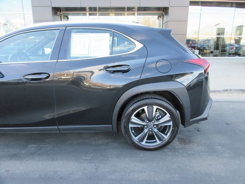 Used 2024 Lexus UX 250h FWD image 4