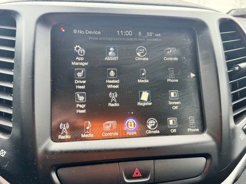 Used 2017 Jeep Cherokee Trailhawk w/ Cold Weather Group image 26