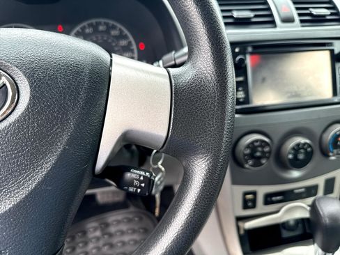 Used 2013 Toyota Corolla LE image 17